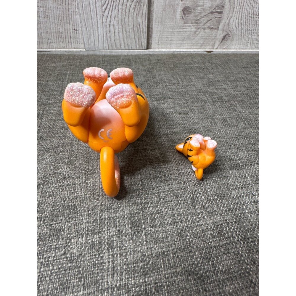 WowWee The Purrrfect Tiger Benny Fingerlings with Cub RARE Lights Up and Sounds - Picture 5 of 6